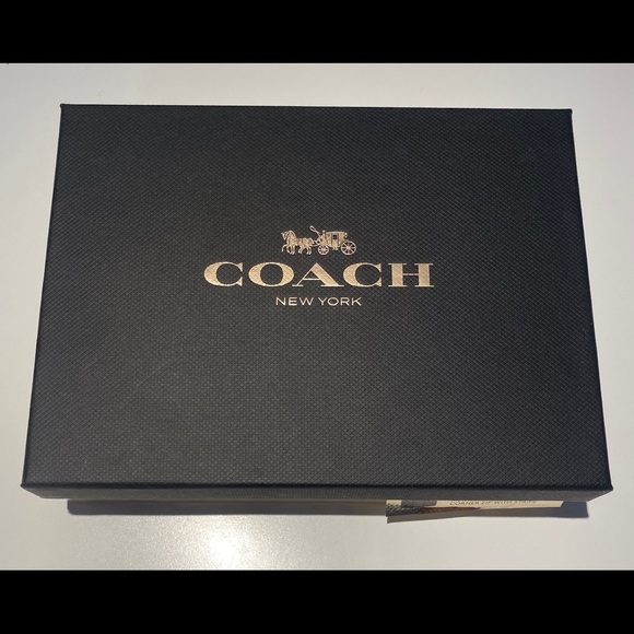Gold COACH wallet - Picture 1 of 6